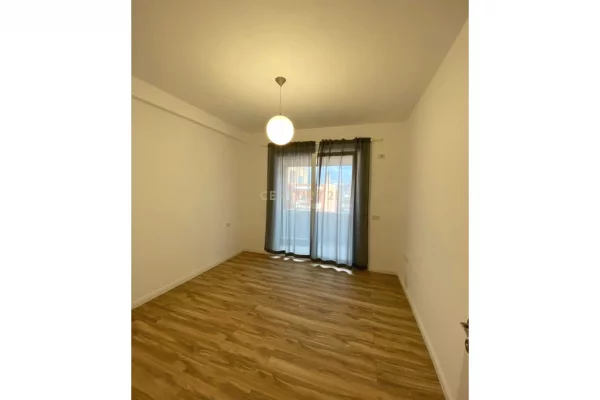 Shtepi me qera 2+1 ne Tirane - 570 Euro