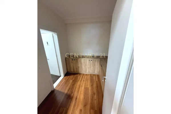 Qira, Apartment 3+1+2, Zogu i Zi!