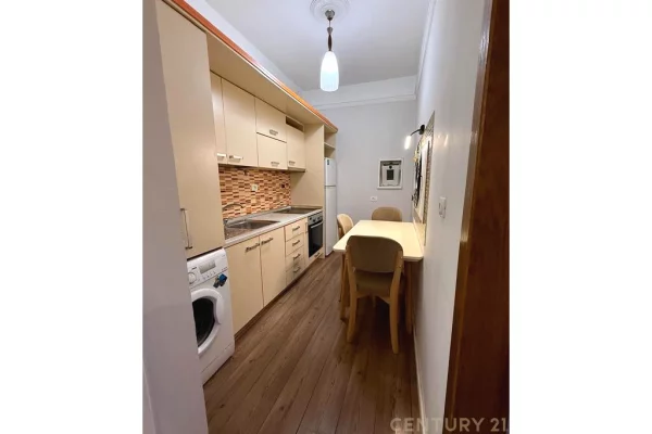 Shtepi me qera 1+1 ne Tirane - 450 Euro