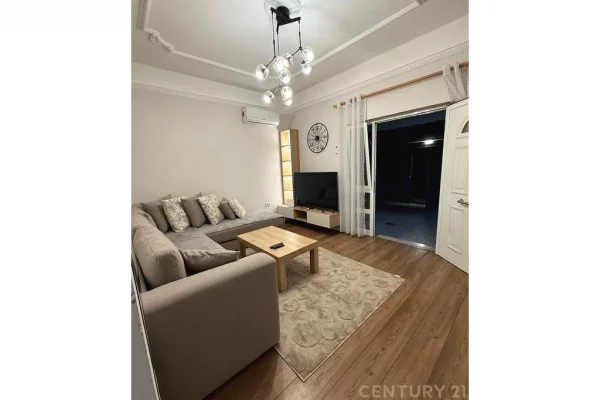 Shtepi me qera Apartament ne Tirane, 1+1, Mobilimi E mobiluar, Pagesa 450  Euro.