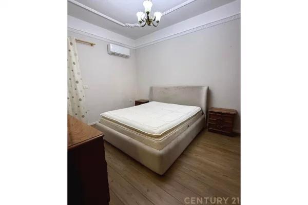 Shtepi me qera Apartament ne Tirane, 1+1, Mobilimi E mobiluar, Pagesa 450  Euro.