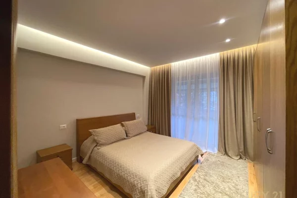 Shtepi me qera 2+1 ne Tirane - 1,200 Euro