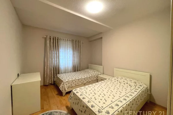 Shtepi me qera 2+1 ne Tirane - 1,200 Euro