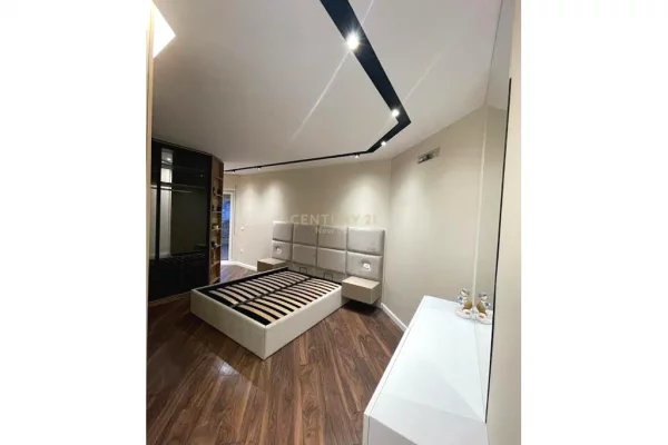 Shtepi ne shitje Apartament ne Tirane, 1+1, Mobilimi E mobiluar, Pagesa 177,000  Euro.