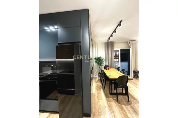 Shtepi me qera 2+1 ne Tirane - 1,100 Euro