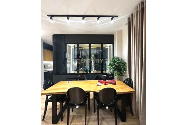 Shtepi me qera 2+1 ne Tirane - 1,100 Euro