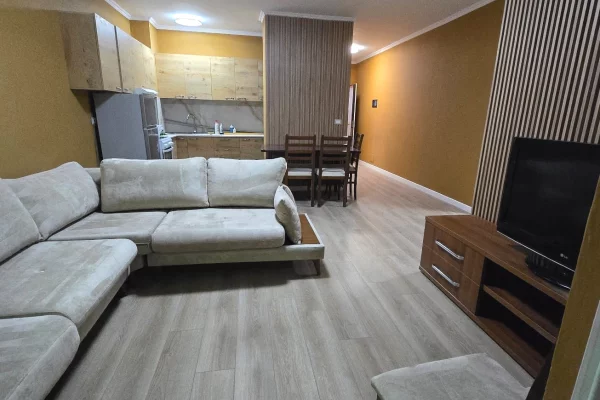 Shtepi me qera 2+1 ne Tirane - 700 Euro