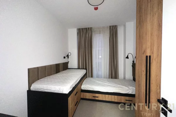 Shtepi me qera 2+1 ne Tirane - 1,350 Euro