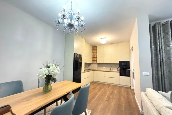 Shtepi me qera 3+1 ne Tirane - 1,500 Euro