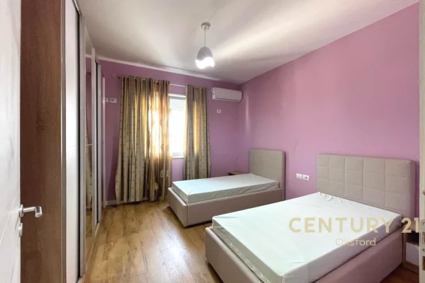 Shtepi me qera Apartament ne Tirane, 2+1, Mobilimi E mobiluar, Pagesa 950  Euro.