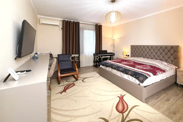 Japim me qira Vile 4-kateshe ne Rr. Riza Cerova, Tirane!