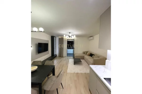 Shtepi me qera 2+1 ne Tirane - 1,200 Euro