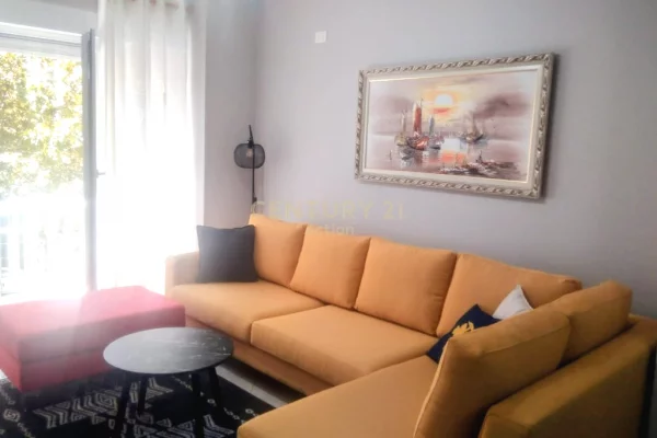 Shtepi me qera 2+1 ne Tirane - 650 Euro