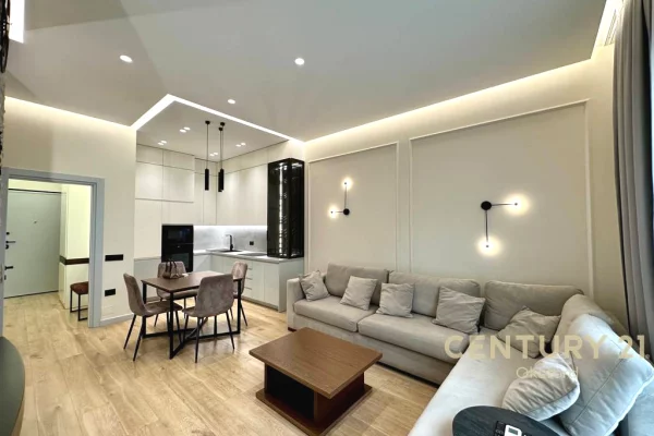 Shtepi me qera 2+1 ne Tirane - 880 Euro