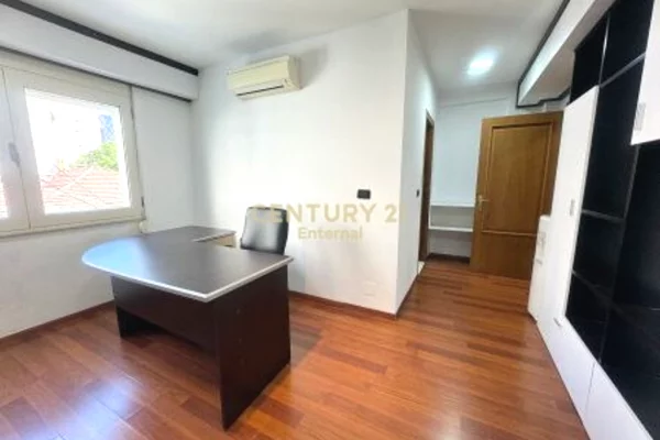 Zyre 3+1+2 per qira e mobiluar ne Bllok