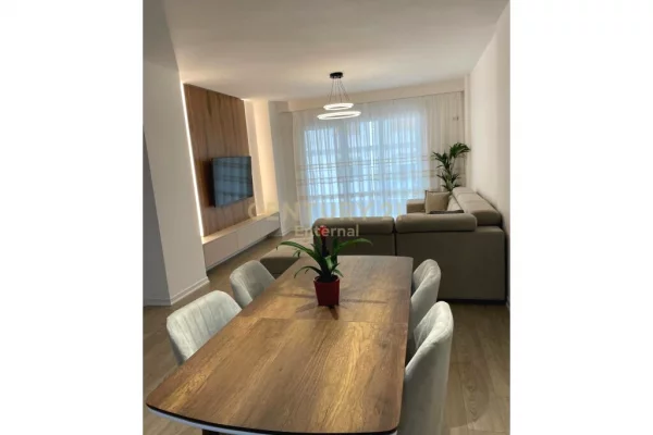 Shtepi ne shitje Apartament ne Tirane, 1+1, Mobilimi E mobiluar, Pagesa 297,000  Euro.