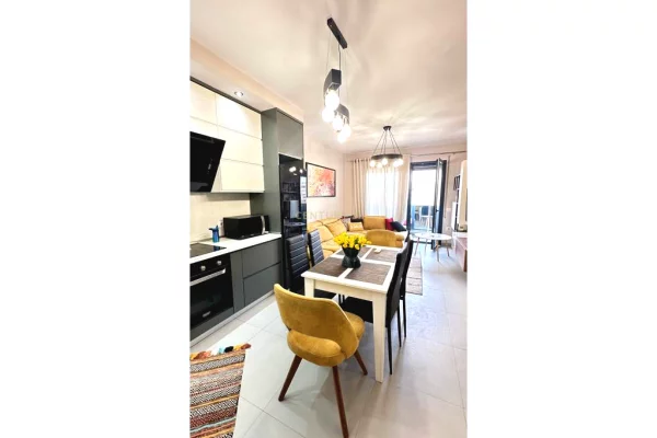 Shtepi me qera 1+1 ne Tirane - 900 Euro