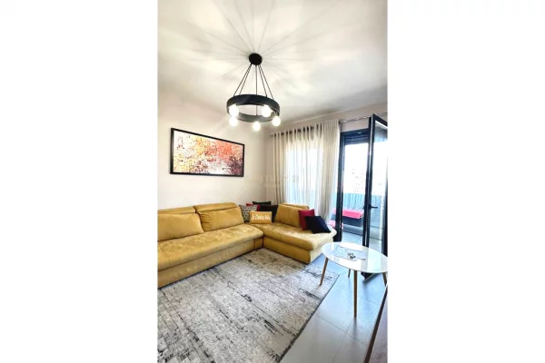 Shtepi me qera 1+1 ne Tirane - 900 Euro