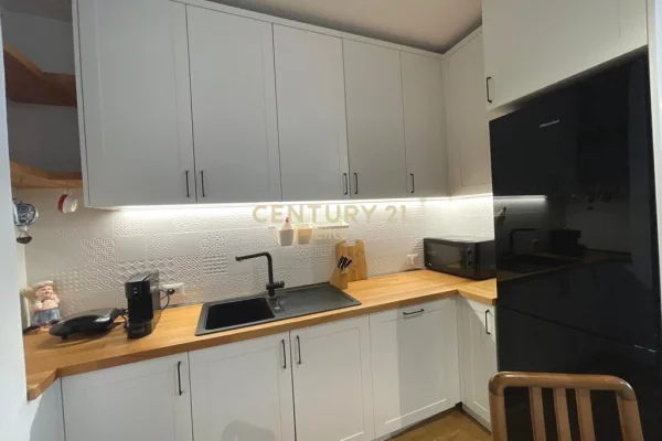 Shtepi me qera 2+1 ne Tirane - 750 Euro