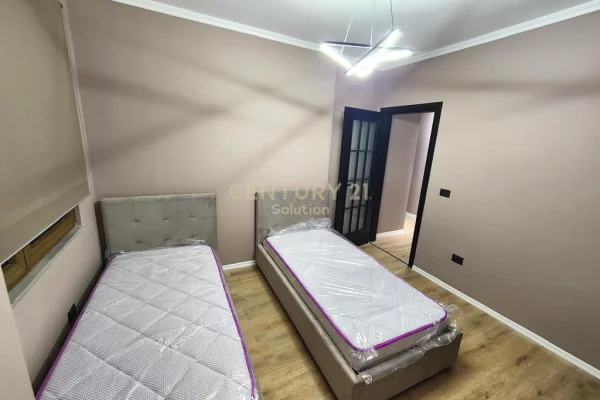 Shtepi me qera Apartament ne Tirane, 3+1, Mobilimi E mobiluar, Pagesa 1,250  Euro.