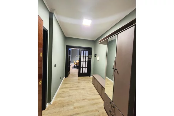 Shtepi me qera Apartament ne Tirane, 3+1, Mobilimi E mobiluar, Pagesa 1,250  Euro.