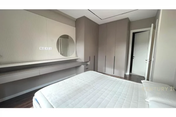 Shtepi me qera Apartament ne Tirane, 3+1, Mobilimi E mobiluar, Pagesa 2,000  Euro.