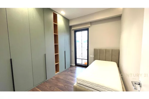 Shtepi me qera Apartament ne Tirane, 3+1, Mobilimi E mobiluar, Pagesa 2,000  Euro.