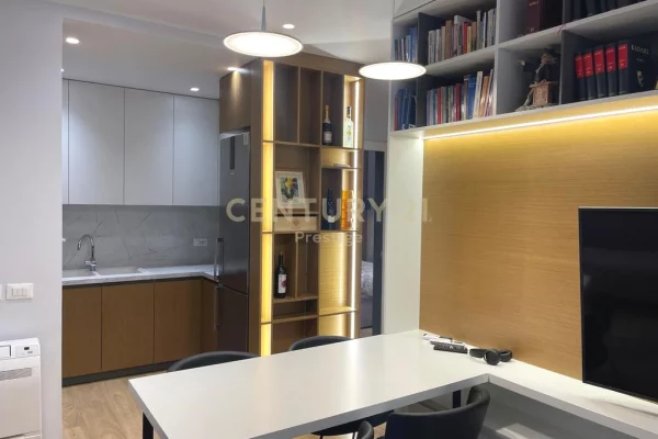 Shtepi me qera 2+1 ne Tirane - 1,350 Euro