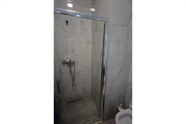 Shtepi ne shitje Apartament ne Tirane, 2+1, Mobilimi E mobiluar, Pagesa 170,000  Euro.