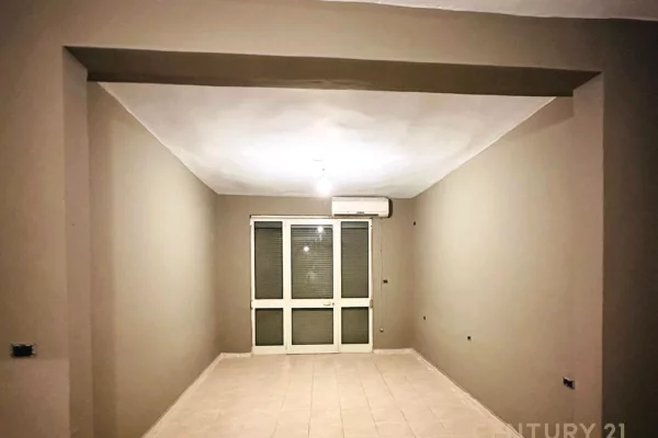 Business Property for Rent 3+1 in Tirana - 800 Euro
