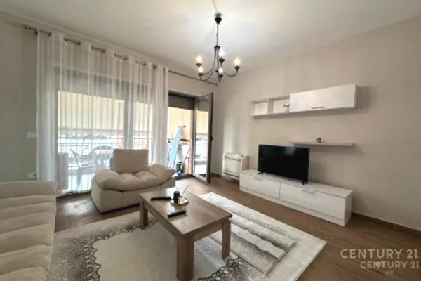 Shtepi me qera 1+1 ne Tirane - 800 Euro