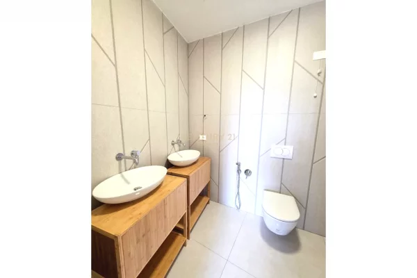 Zyre me qira ne Lake View Residence