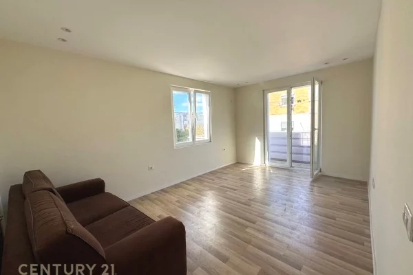 Shtepi ne shitje Apartament ne Tirane, 2+1, Mobilimi Bosh, pa mobiluar, Pagesa 155,000  Euro.