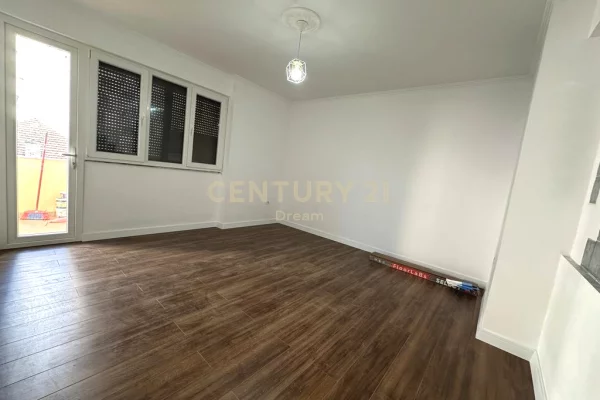 Business Property for Rent 3+1 in Tirana - 650 Euro