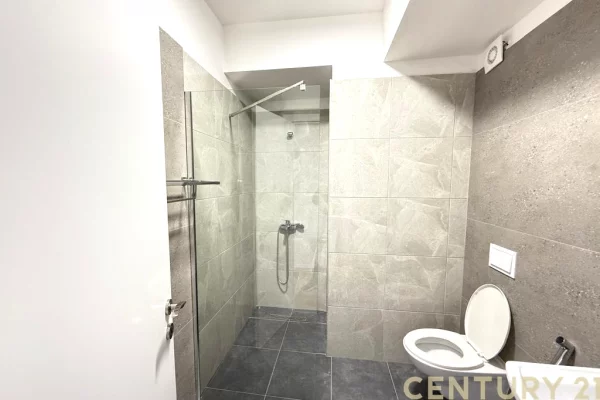 Business Property for Rent 3+1 in Tirana - 1,500 Euro