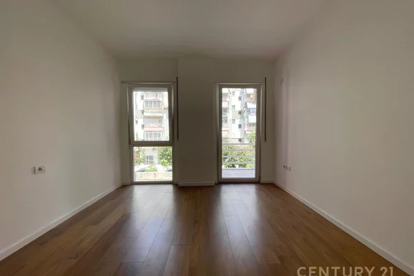 Business Property for Rent 3+1 in Tirana - 950 Euro