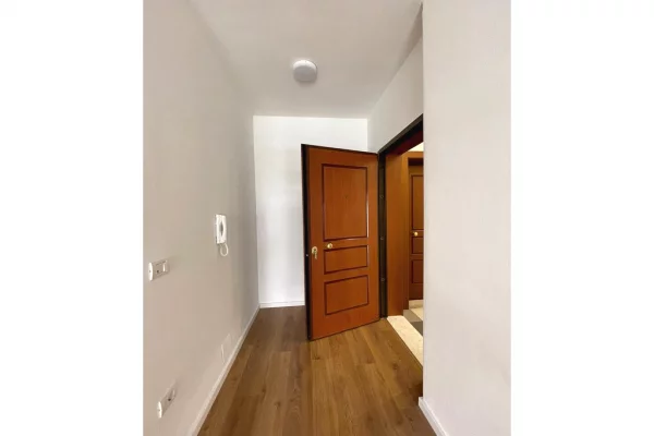 Business Property for Rent 3+1 in Tirana - 950 Euro