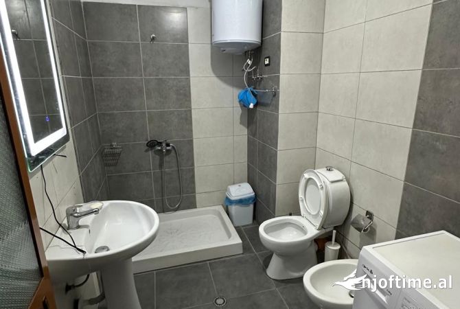 Shtepi me qera Apartament ne Tirane, 2+1, Mobilimi E mobiluar, Pagesa 500  Euro.