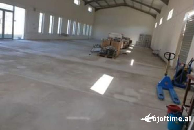 Ambient biznesi me qera 4+1 ne Tirane - 2,000 Euro