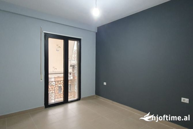 Shtepi me qera Apartament ne Tirane, 1+1, Mobilimi Bosh, pa mobiluar, Pagesa 550  Euro.