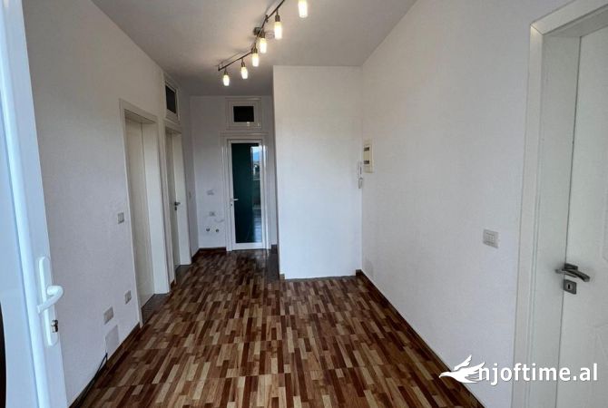Shtepi me qera Apartament ne Tirane, 2+1, Mobilimi E mobiluar, Pagesa 400  Euro.