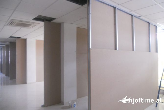 Jepet me qera ambient ne Kombinat 1000 EURO