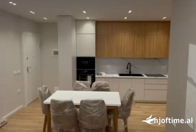 Shtepi me qera 2+1 ne Tirane - 750 Euro