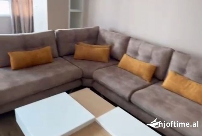Shtepi ne shitje Apartament ne Tirane, 2+1, Mobilimi E mobiluar, Pagesa 153,000  Euro.