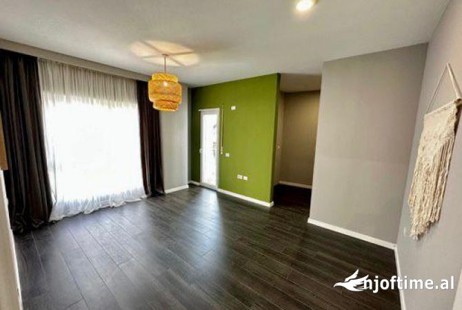 Shtepi ne shitje Apartament ne Tirane, 1+1, Mobilimi Bosh, pa mobiluar, Pagesa 179,000  Euro.
