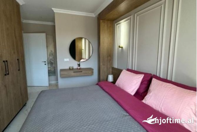 Shtepi ne shitje Apartament ne Tirane, 2+1, Mobilimi E mobiluar, Pagesa 450,000  Euro.