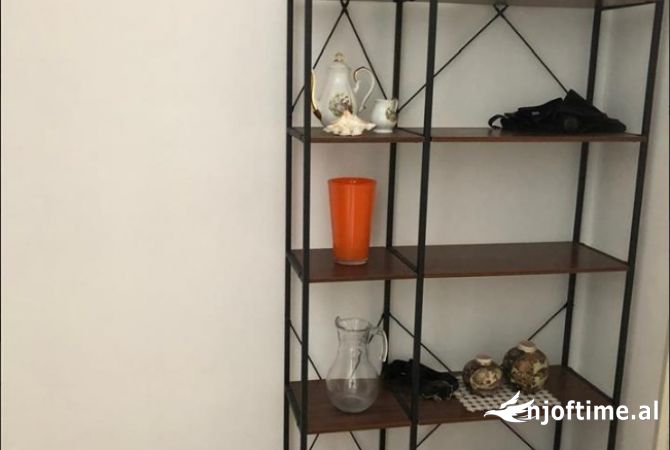 Shtepi ne shitje Apartament ne Durres, Garsoniere, Mobilimi E mobiluar, Pagesa 54,000  Euro.