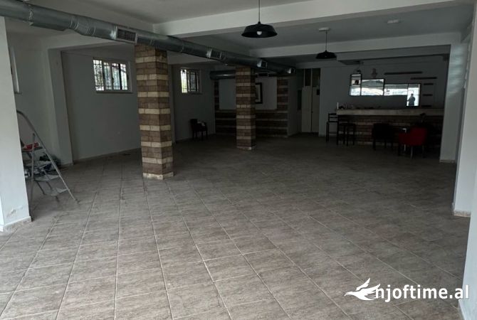 Ambient biznesi me qera 3+1 ne Tirane - 1,700 Euro