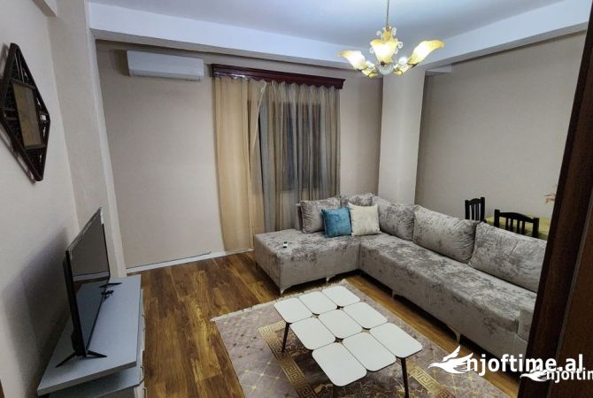Shtepi me qera 2+1 ne Tirane - 650 Euro