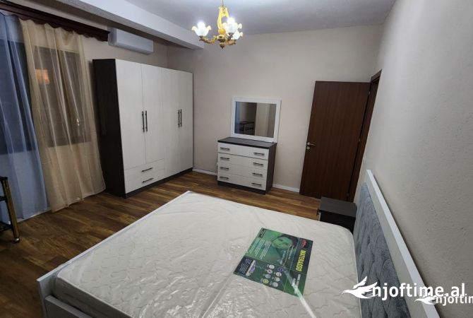 Shtepi me qera Apartament ne Tirane, 2+1, Mobilimi E mobiluar, Pagesa 650  Euro.